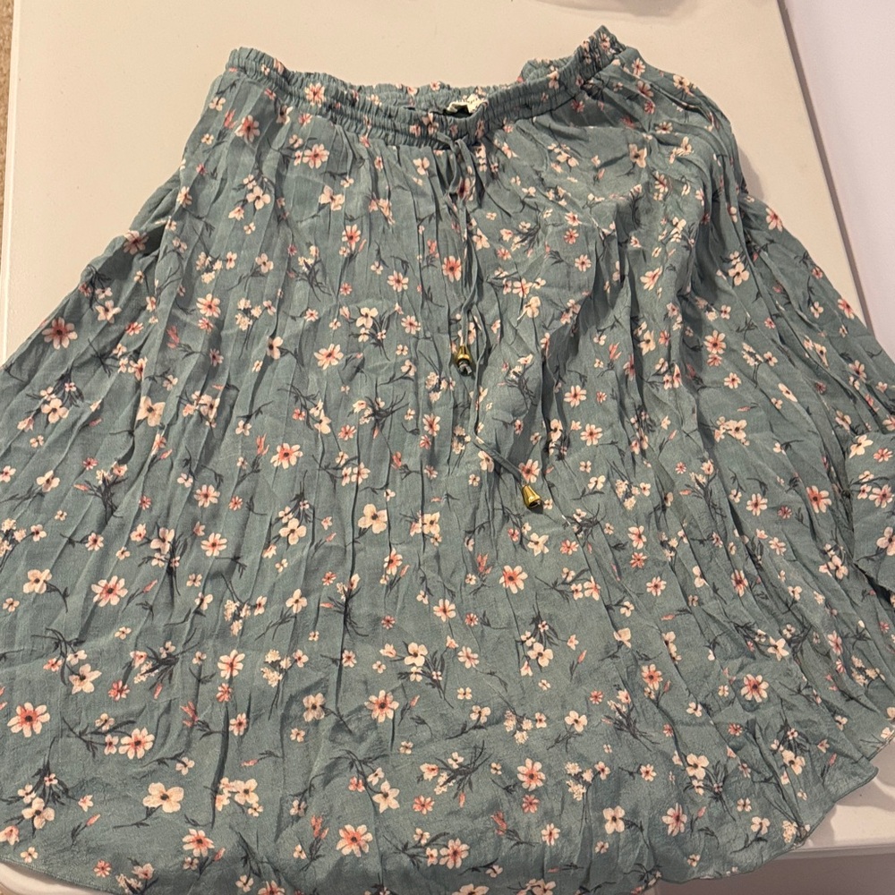 Chic Floral A-Line Skirt in Teal